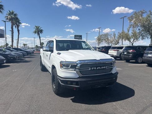Used 2022 RAM 1500 Laramie AWD/4WD image 3