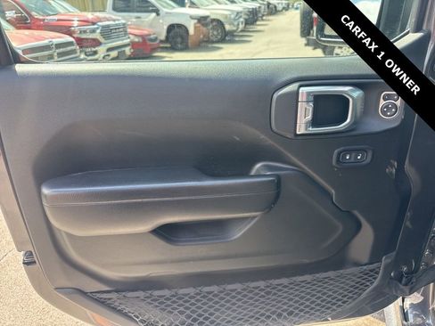 Used 2021 Jeep Gladiator Sport image 10