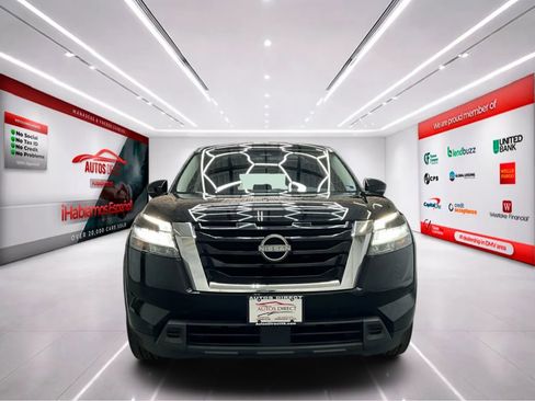 Used 2022 Nissan Pathfinder SV AWD/4WD image 2