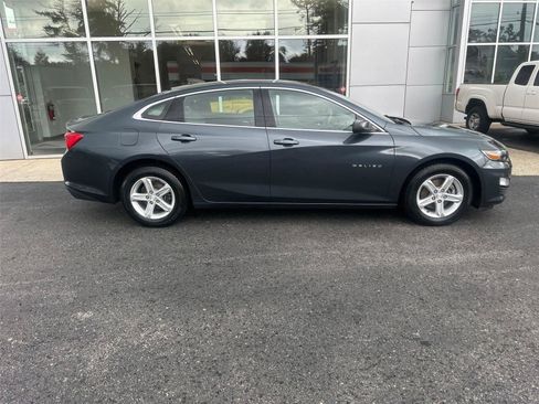 Used 2020 Chevrolet Malibu LS w/ Driver Confidence Package II FWD image 2