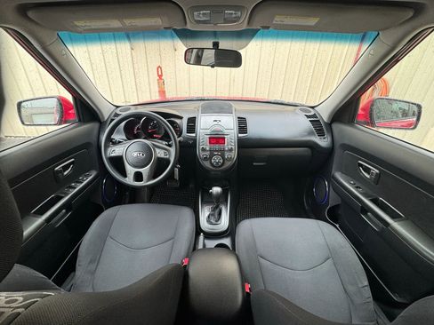 Used 2011 Kia Soul + w/ Audio Pkg FWD image 21