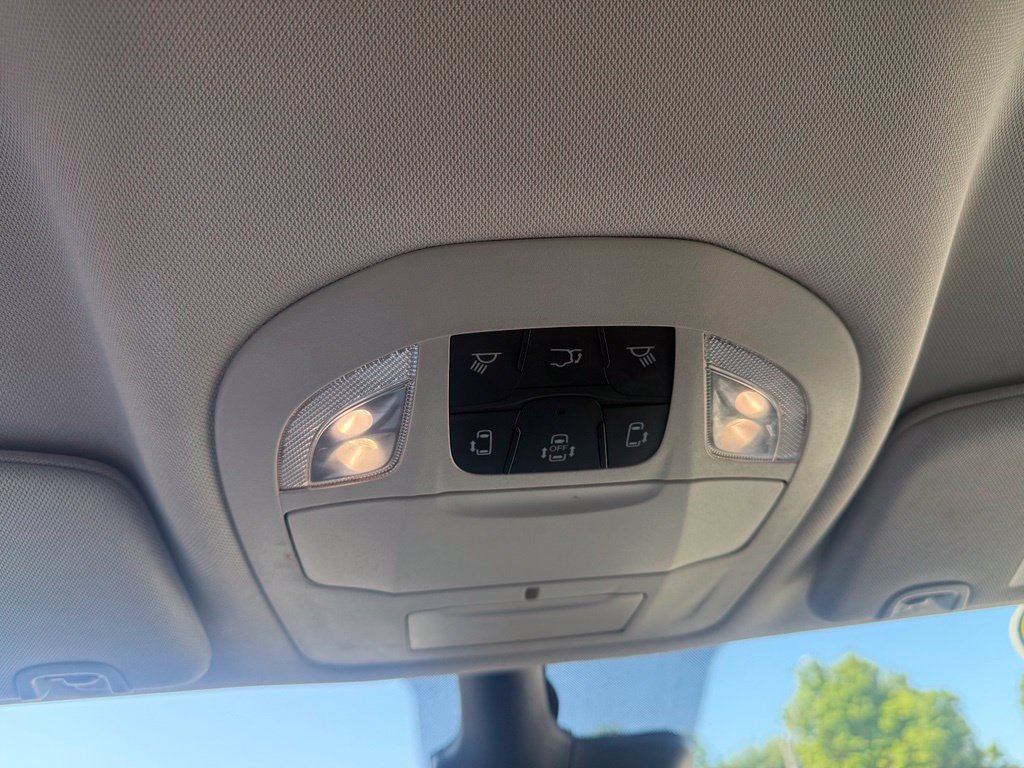 Used 2023 Chrysler Pacifica Touring-L FWD image 28