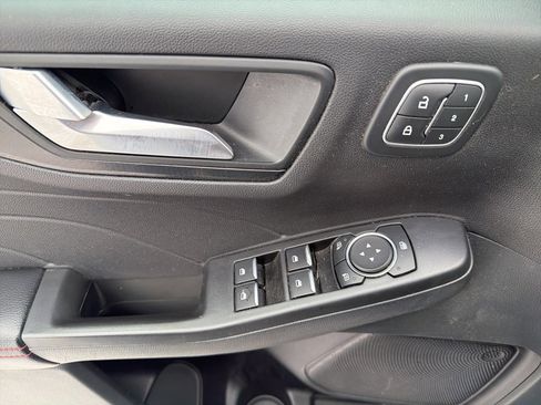 Used 2021 Ford Escape SEL w/ SEL Stealth AWD Package image 11