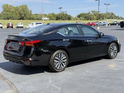 Used 2023 Nissan Altima 2.5 SV image 6