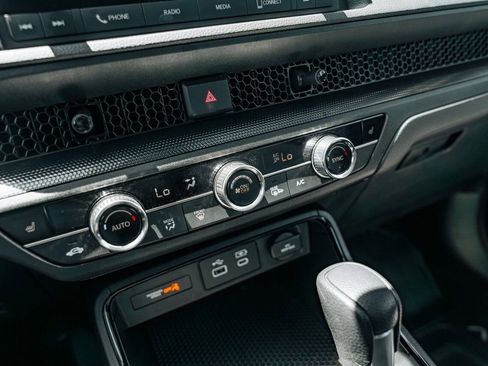 Used 2025 Honda CR-V EX image 32