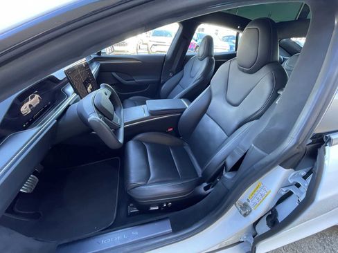Used 2022 Tesla Model S Plaid image 17