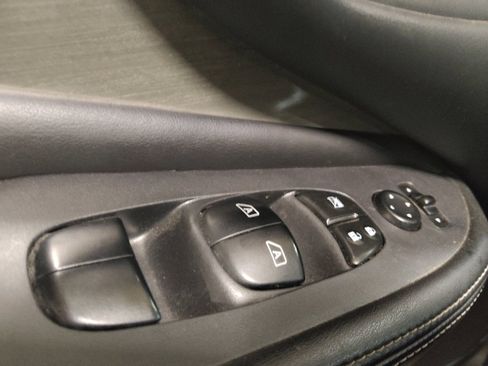 Used 2018 Nissan Murano S FWD image 27