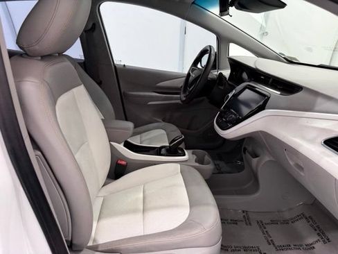 Used 2017 Chevrolet Bolt Premier w/ Driver Confidence II Package FWD image 17