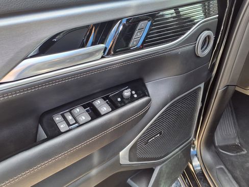 New 2026 Jeep Grand Wagoneer L Limited AWD/4WD image 11