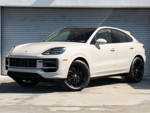 New 2026 Porsche Cayenne Coupe AWD/4WD image 1