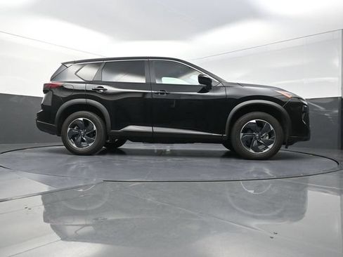 Used 2024 Nissan Rogue SV AWD/4WD image 38