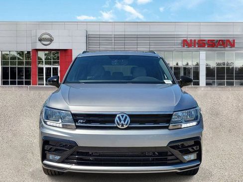 Used 2021 Volkswagen Tiguan SE R-Line FWD image 2