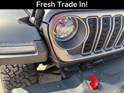 Used 2025 Jeep Wrangler Unlimited Rubicon w/ Safety Group AWD/4WD image 5