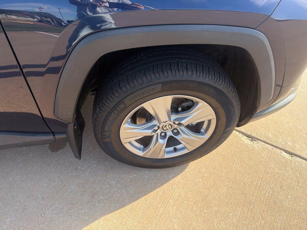 Used 2022 Toyota RAV4 XLE w/ Convenience Package FWD image 12