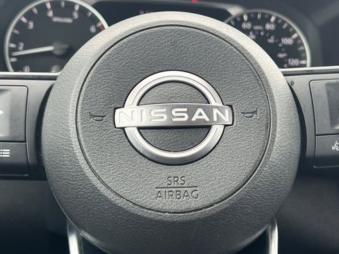 Used 2024 Nissan Rogue S FWD image 5