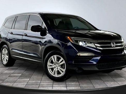 Used 2016 Honda Pilot LX image 3