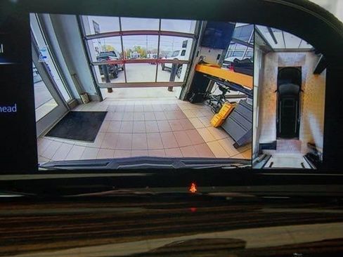 Used 2023 Cadillac Escalade Premium Luxury image 23