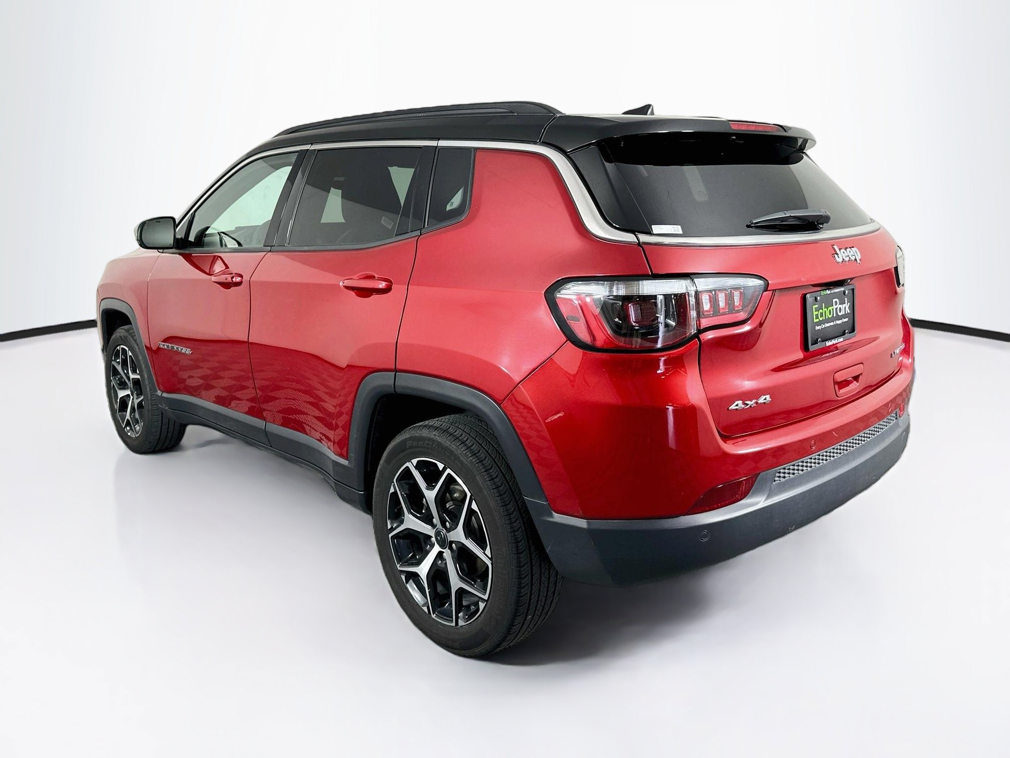 Used 2025 Jeep Compass Limited AWD/4WD image 5
