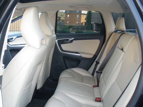 Used 2016 Volvo XC60 T6 Platinum w/ Protection Package AWD/4WD image 29