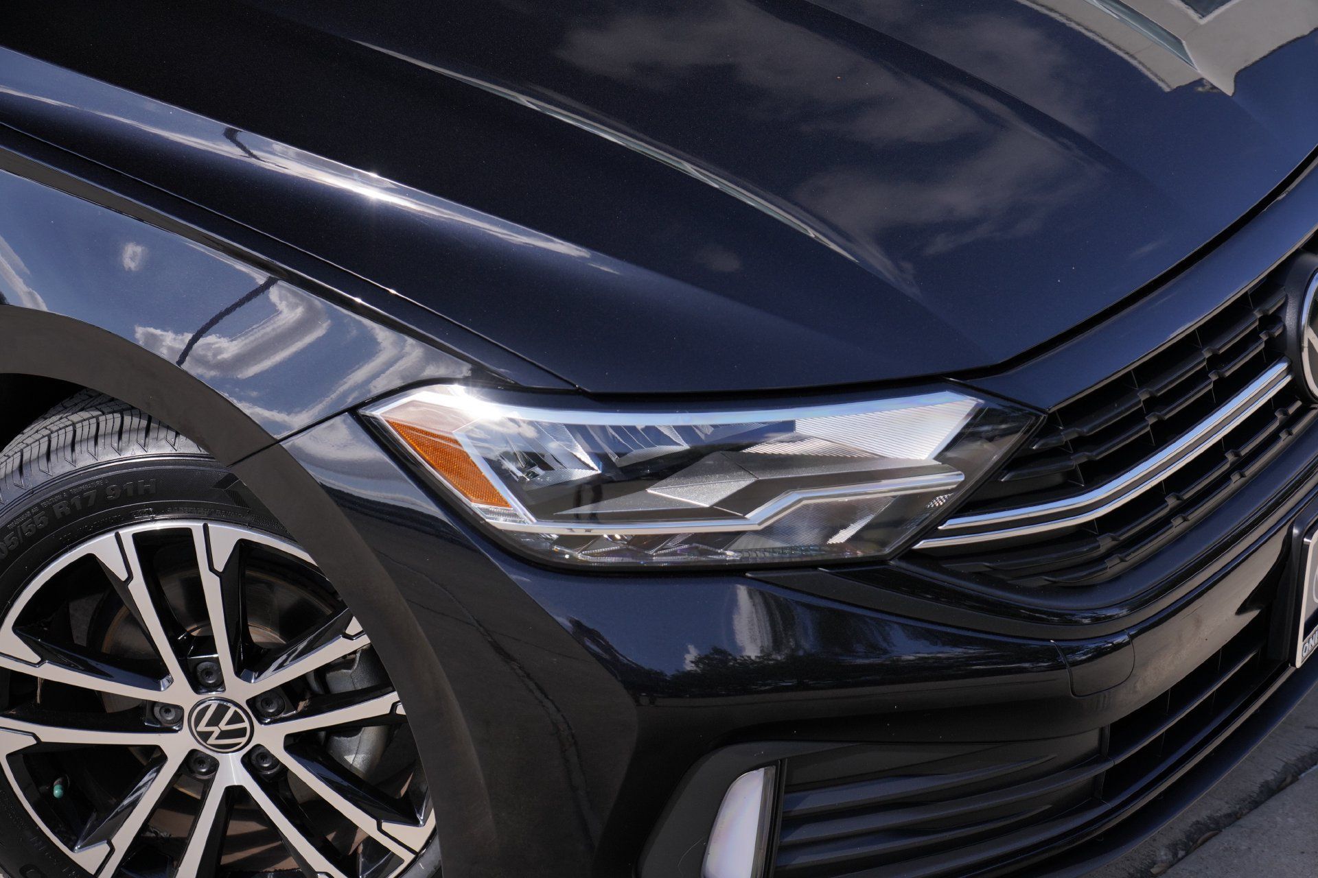 Used 2023 Volkswagen Jetta Sport FWD image 2