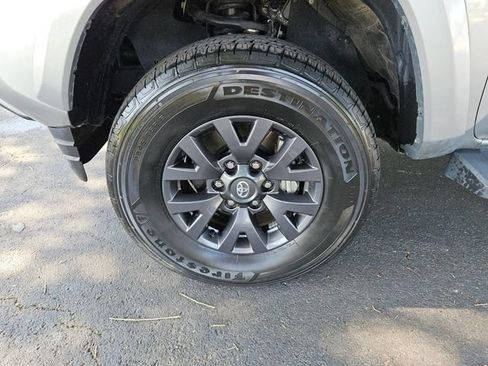 Used 2023 Toyota Tacoma SR5 w/ Technology Package AWD/4WD image 9