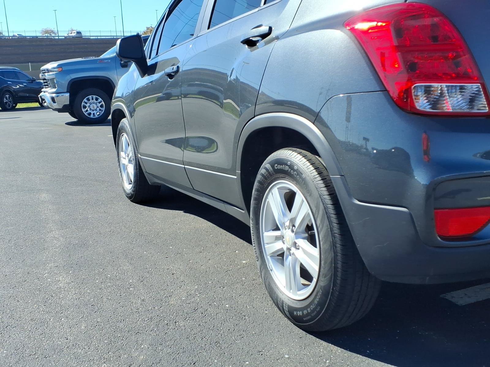 Used 2020 Chevrolet Trax LS w/ Tint and Cruise Package FWD image 34