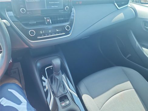 Used 2022 Toyota Corolla LE FWD image 29