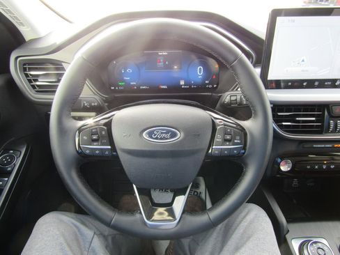 Used 2025 Ford Escape Platinum w/ Class II Trailer Tow Package AWD/4WD image 15