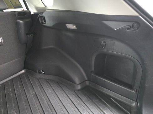 Used 2020 Toyota RAV4 XLE w/ Carpet Mat Package image 19