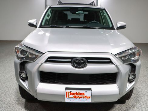 Used 2023 Toyota 4Runner SR5 Premium w/ Moonroof Package RWD image 4
