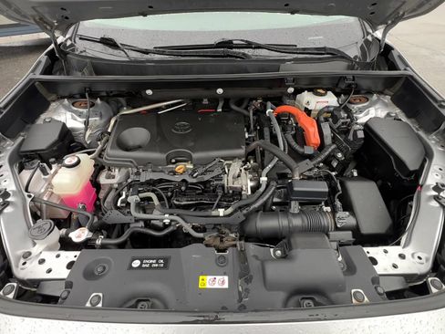 Used 2019 Toyota RAV4 LE w/ Carpet Mat Package image 33