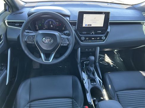 Used 2025 Toyota Corolla Cross AWD Hybrid image 17