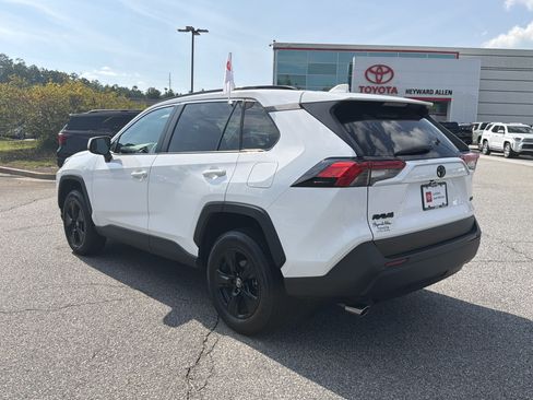 Certified 2025 Toyota RAV4 XLE FWD image 15
