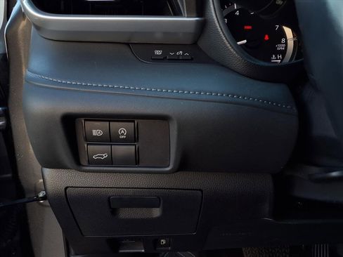 Certified 2023 Toyota Highlander LE image 15