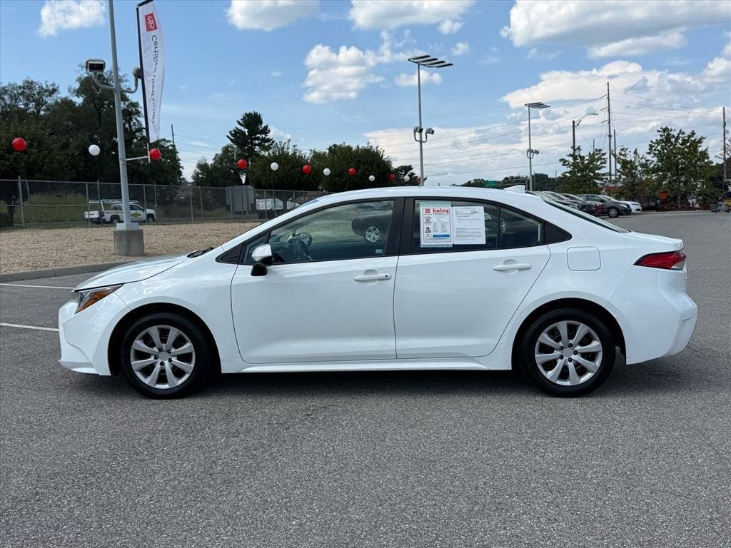 Used 2022 Toyota Corolla LE FWD image 8