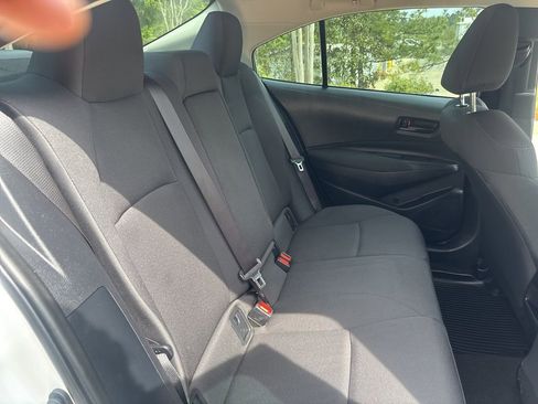 Used 2022 Toyota Corolla LE image 39