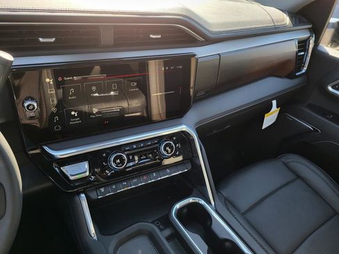 New 2026 GMC Sierra 2500 Denali w/ Denali Reserve Package image 10