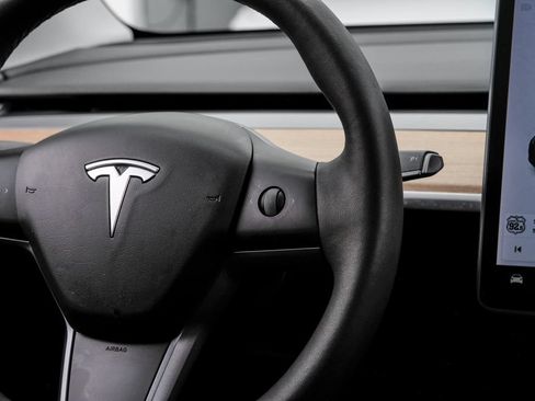 Used 2021 Tesla Model Y Long Range AWD/4WD image 19