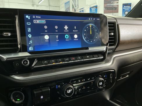 Used 2025 Chevrolet Silverado 1500 High Country image 26