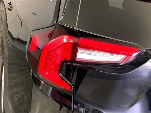 Used 2024 GMC Terrain SLE FWD image 27