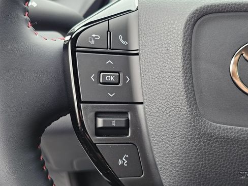 New 2026 Toyota Prius Plug-In Hybrid FWD image 31