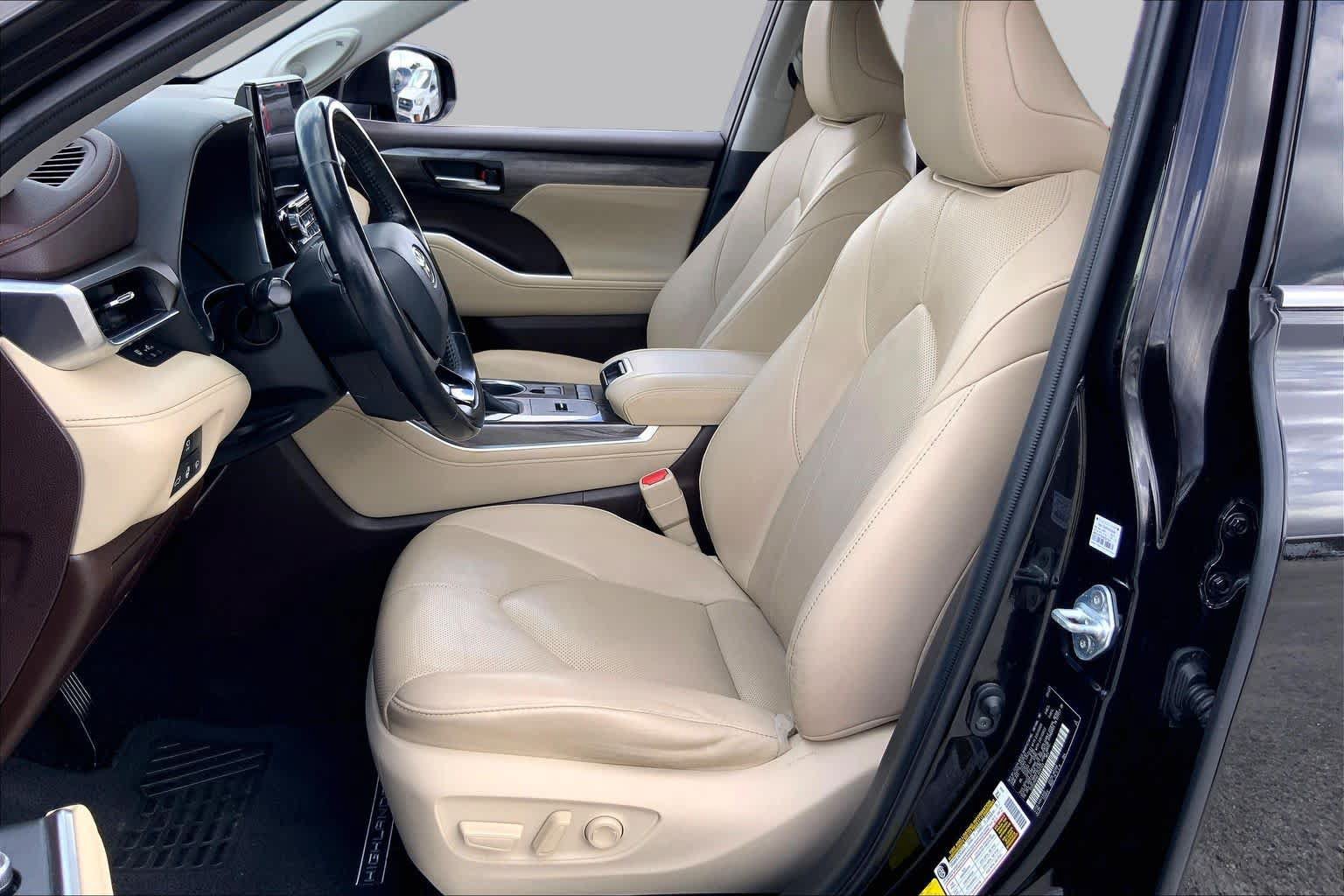 Used 2020 Toyota Highlander Limited FWD image 8