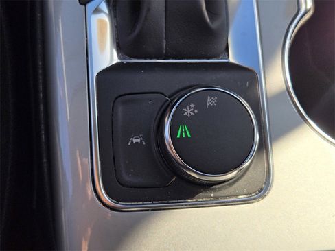 Used 2025 Chevrolet Blazer LT image 18