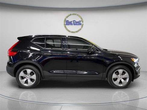Used 2022 Volvo XC40 T5 Momentum AWD/4WD image 6