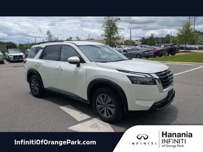 Used 2024 Nissan Pathfinder SV