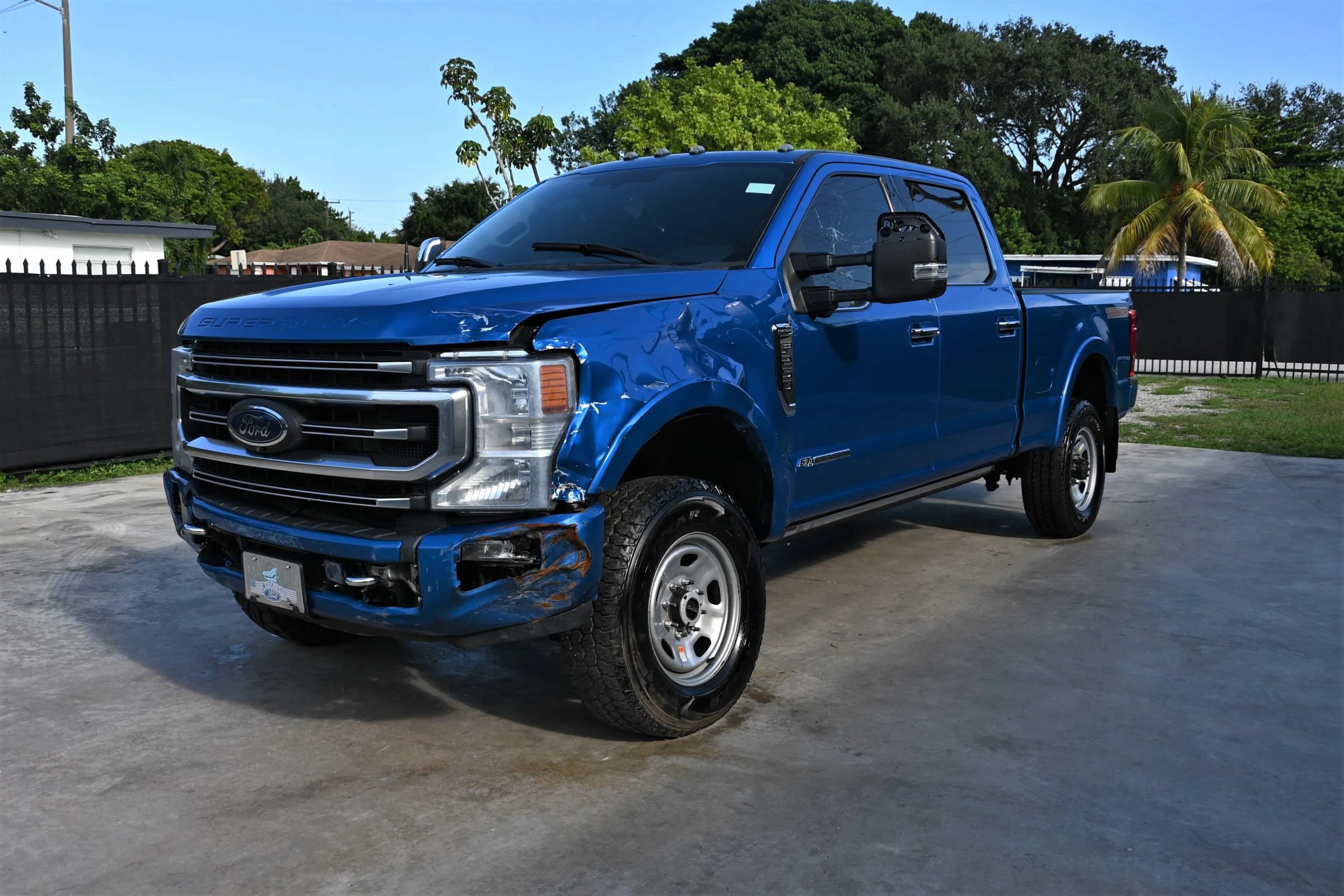 Used 2021 Ford F250 Platinum w/ Tremor Off-Road Package AWD/4WD image 2