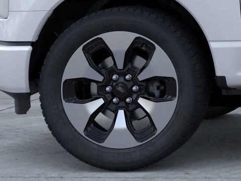 New 2025 Ford F150 Lightning Platinum image 19