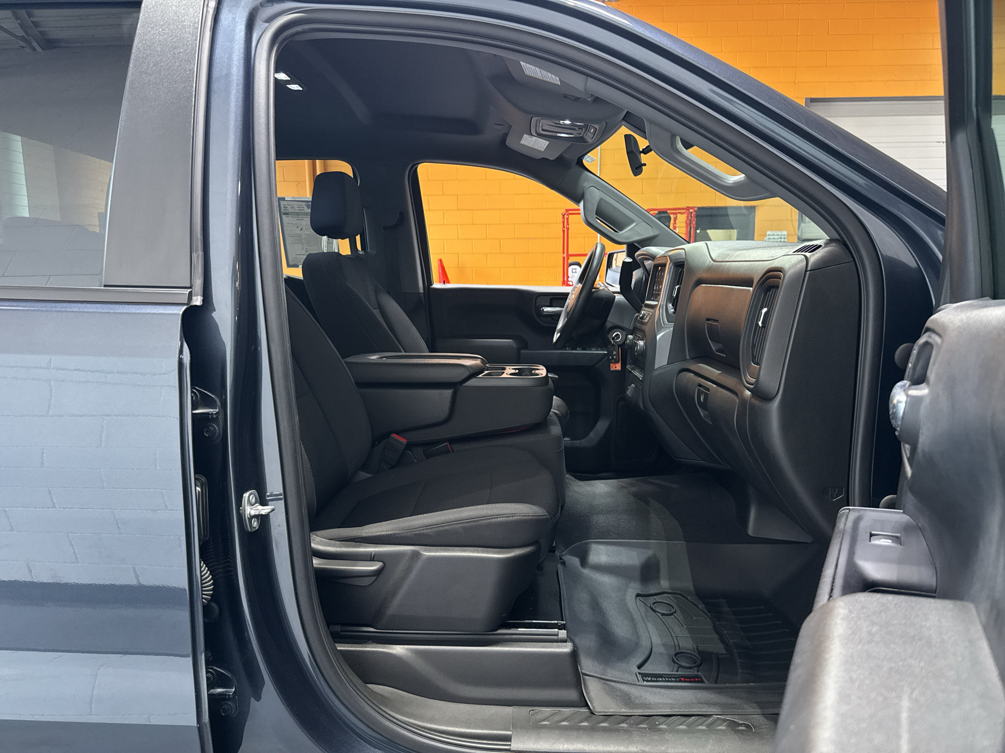 Used 2022 Chevrolet Silverado 1500 Custom AWD/4WD image 16