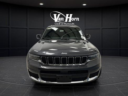 New 2025 Jeep Grand Cherokee L Limited w/ Trailer Tow Package image 11