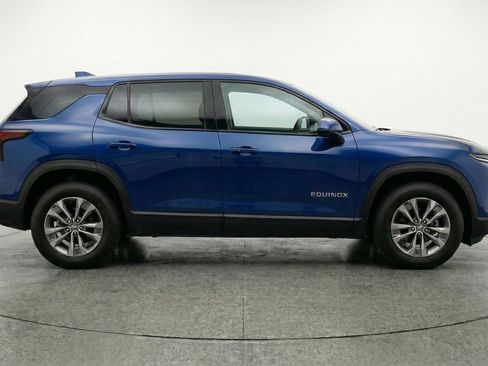 Used 2025 Chevrolet Equinox LT FWD image 11